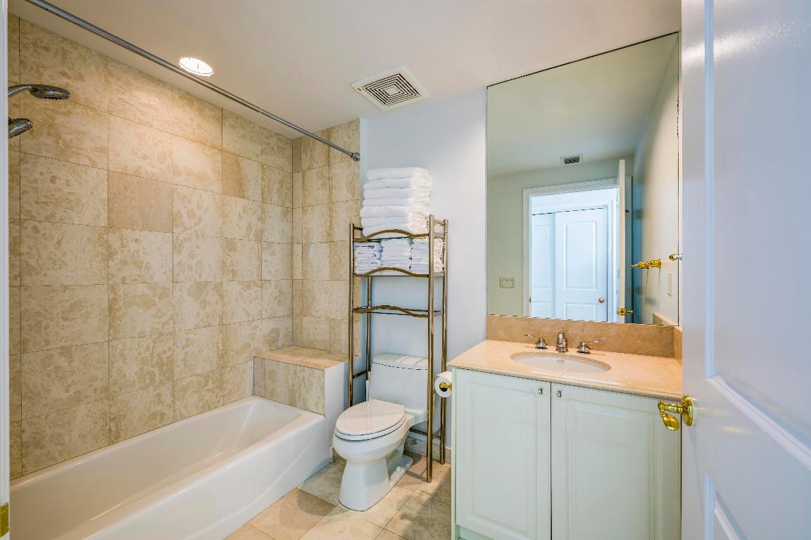 1063 Hillsboro Mile 703