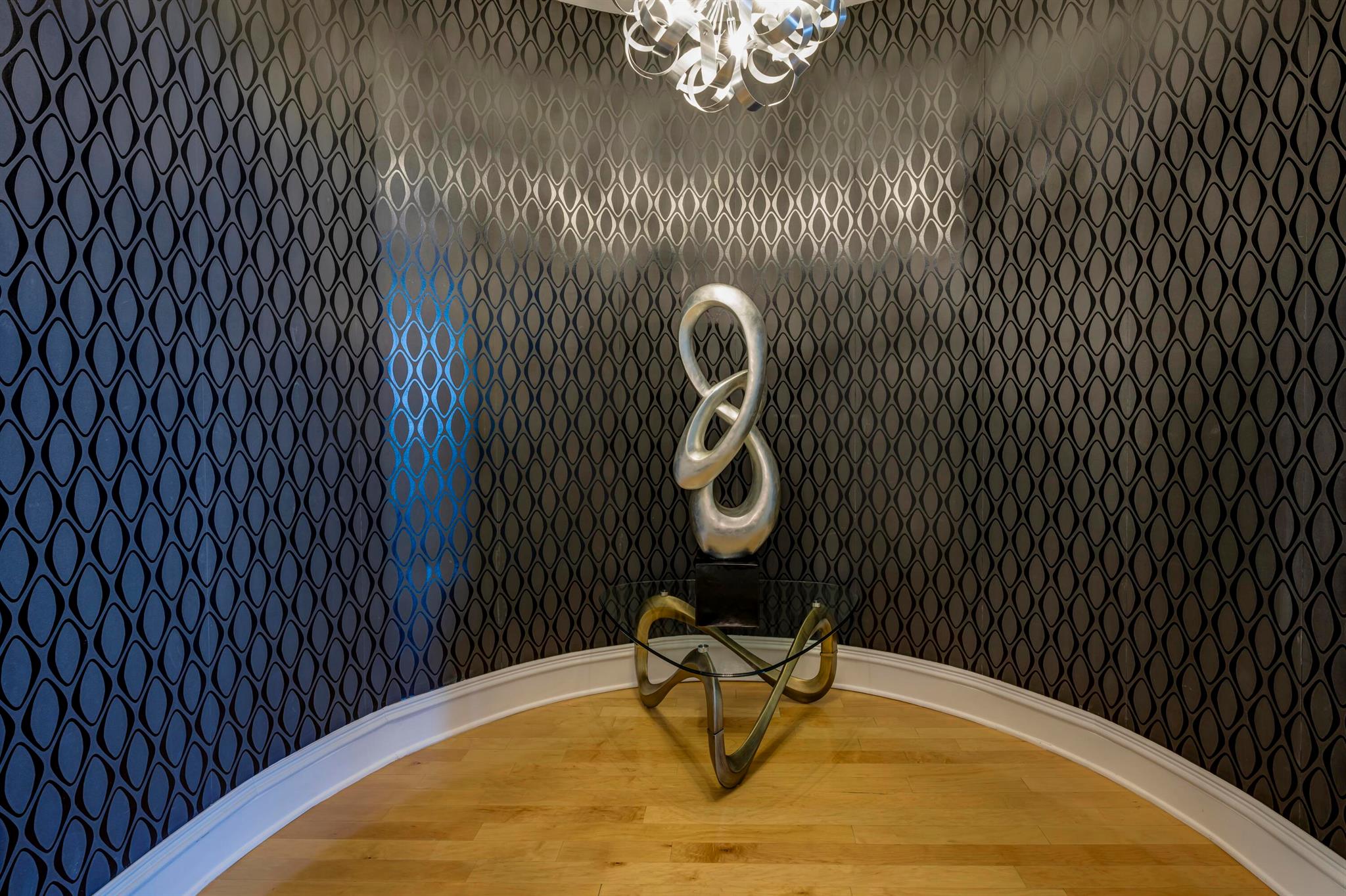 1063 Hillsboro Mile 703