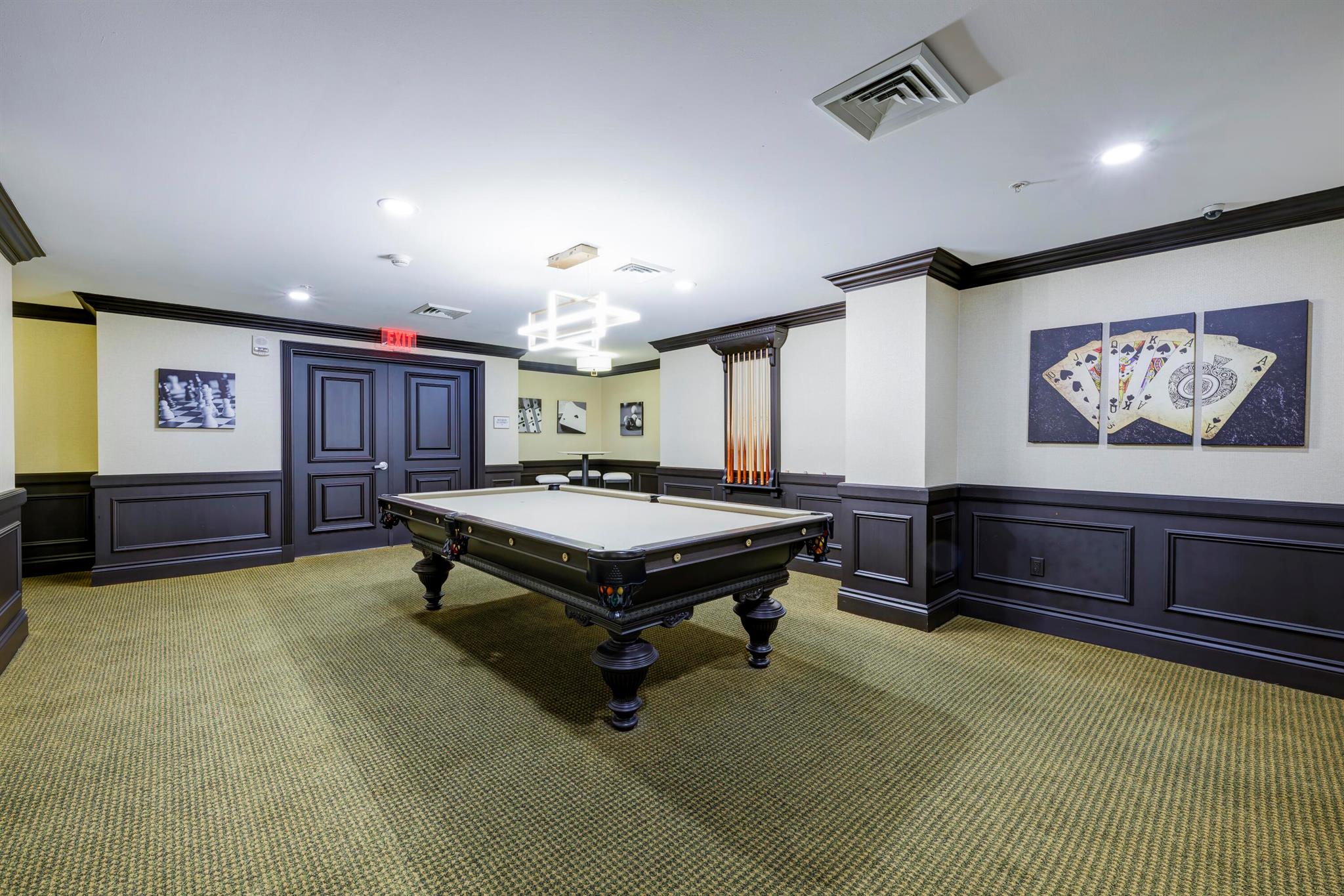 1063 Hillsboro Mile 703