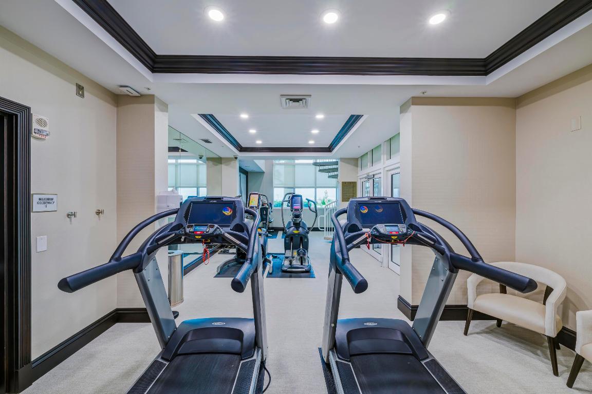 1063 Hillsboro Mile 703