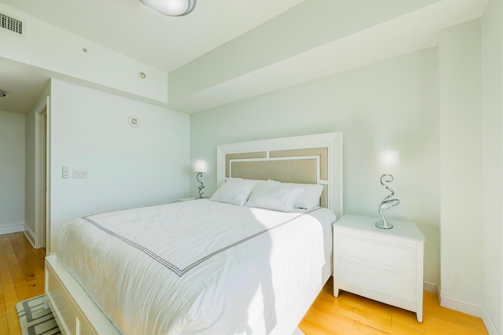 1063 Hillsboro Mile 703