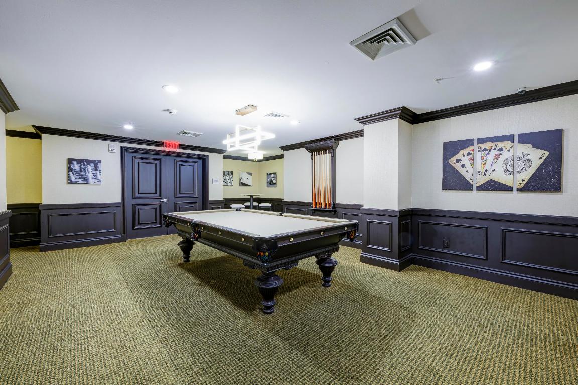 1063 Hillsboro Mile 703