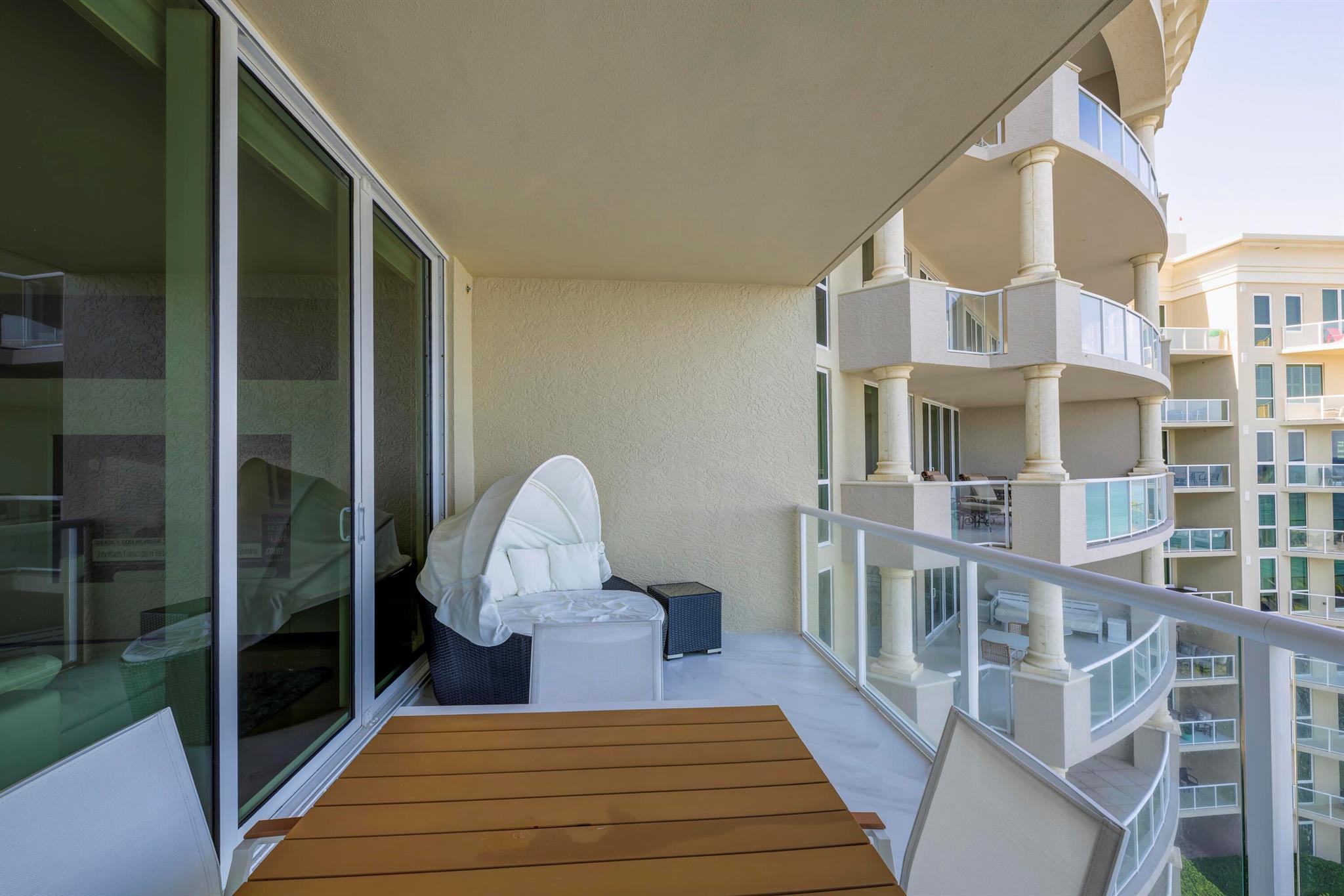 1063 Hillsboro Mile 703