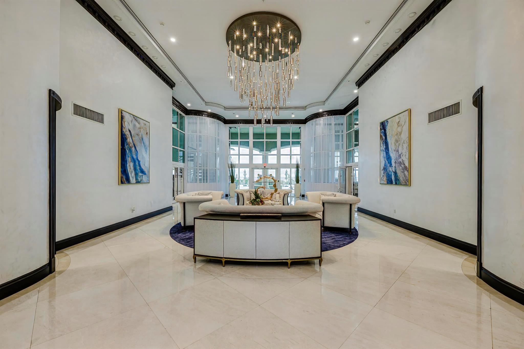 1063 Hillsboro Mile 703