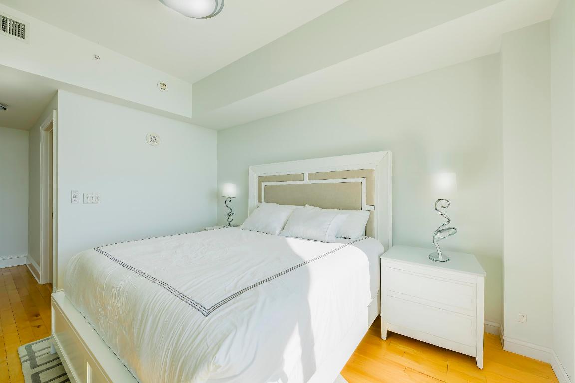 1063 Hillsboro Mile 703