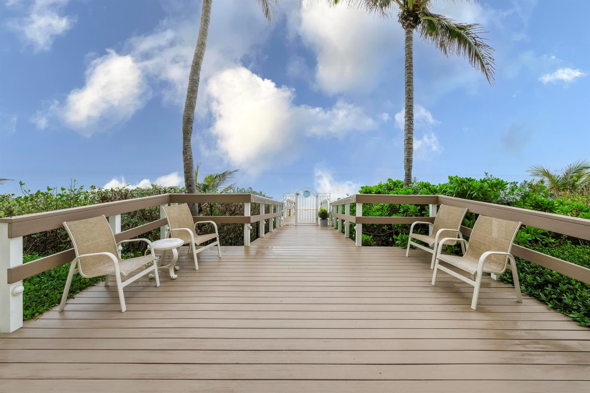 1063 Hillsboro Mile 703