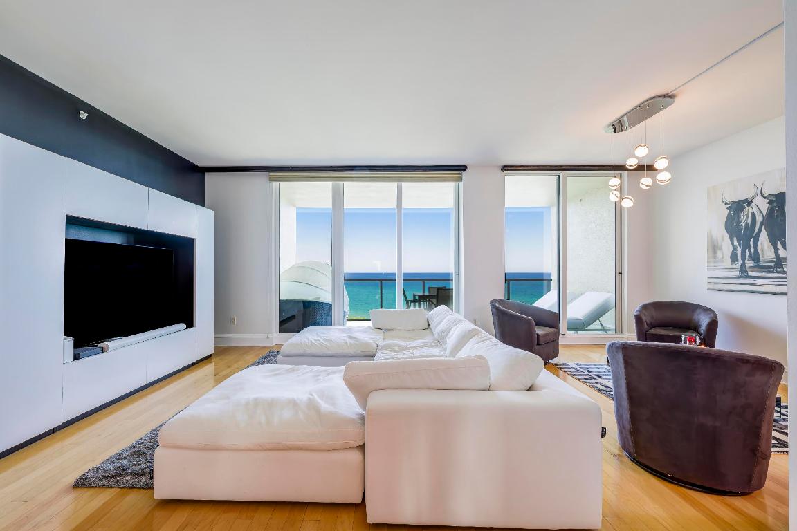 1063 Hillsboro Mile 703