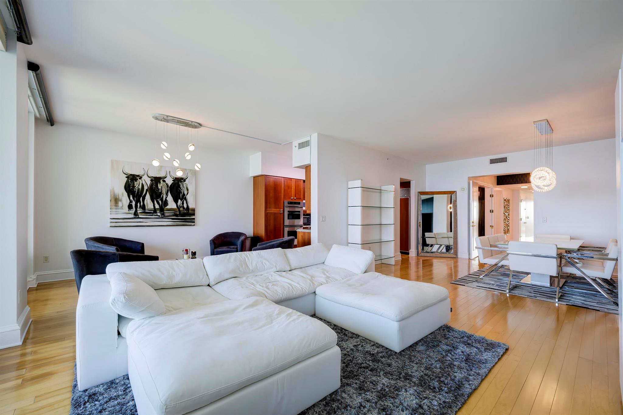 1063 Hillsboro Mile 703