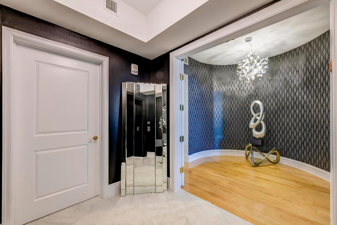 1063 Hillsboro Mile 703