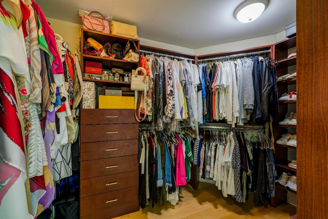 1063 Hillsboro Mile 703