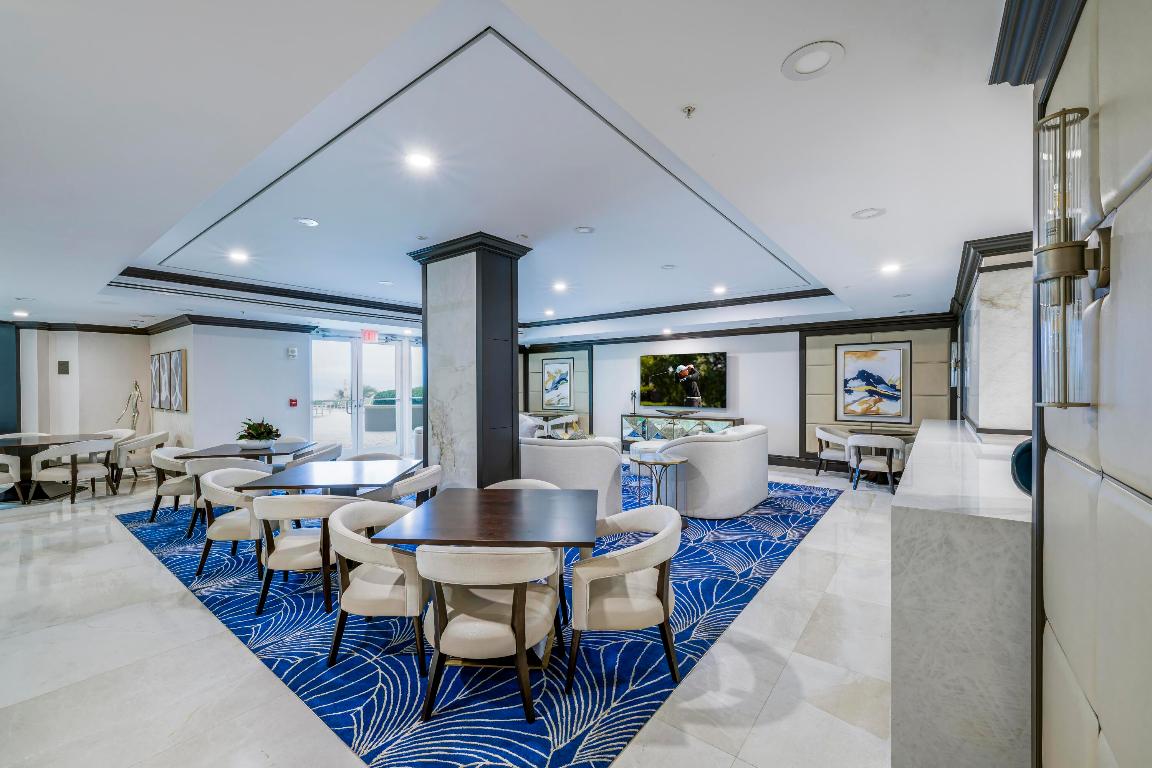 1063 Hillsboro Mile 703