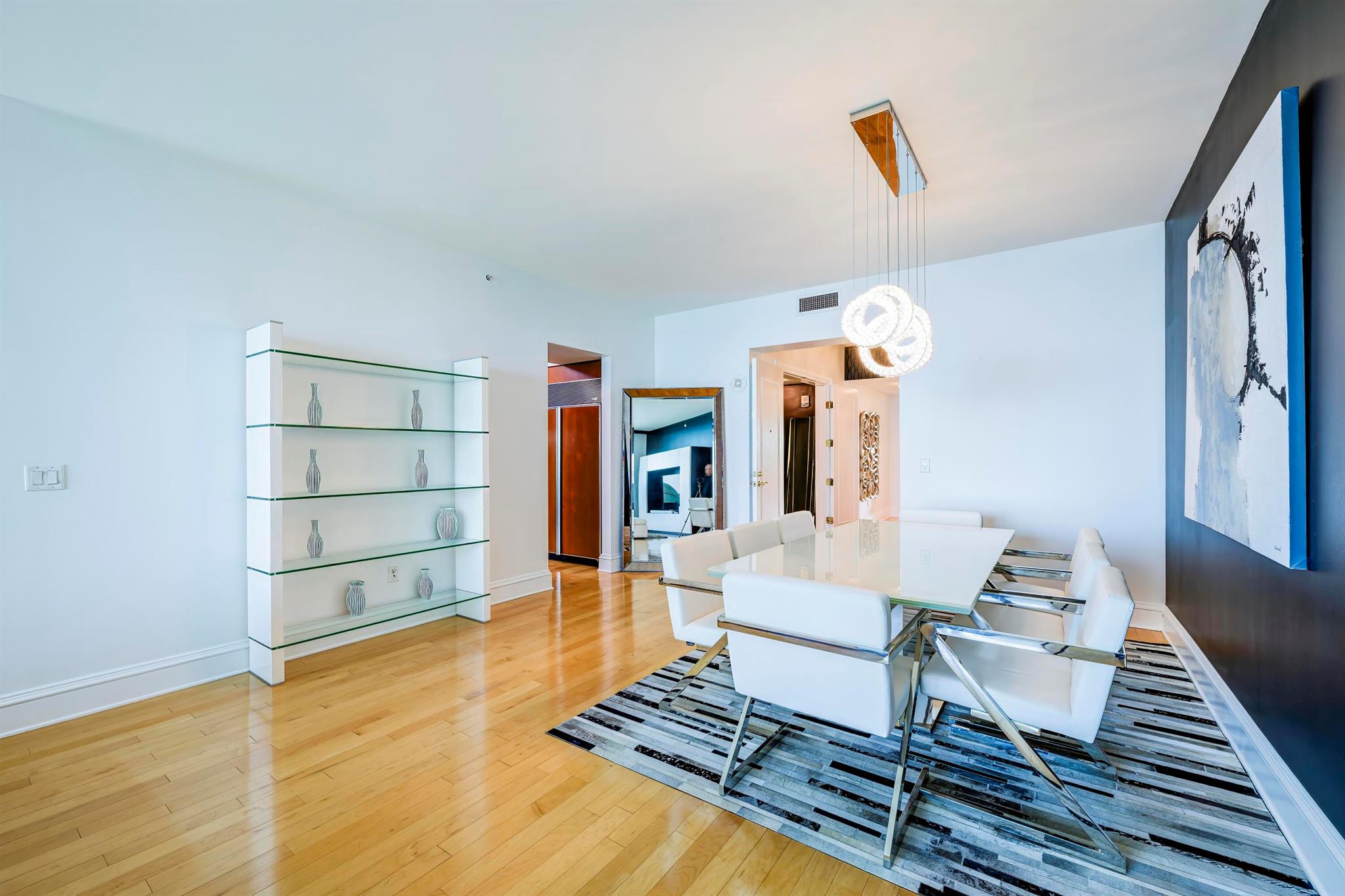 1063 Hillsboro Mile 703