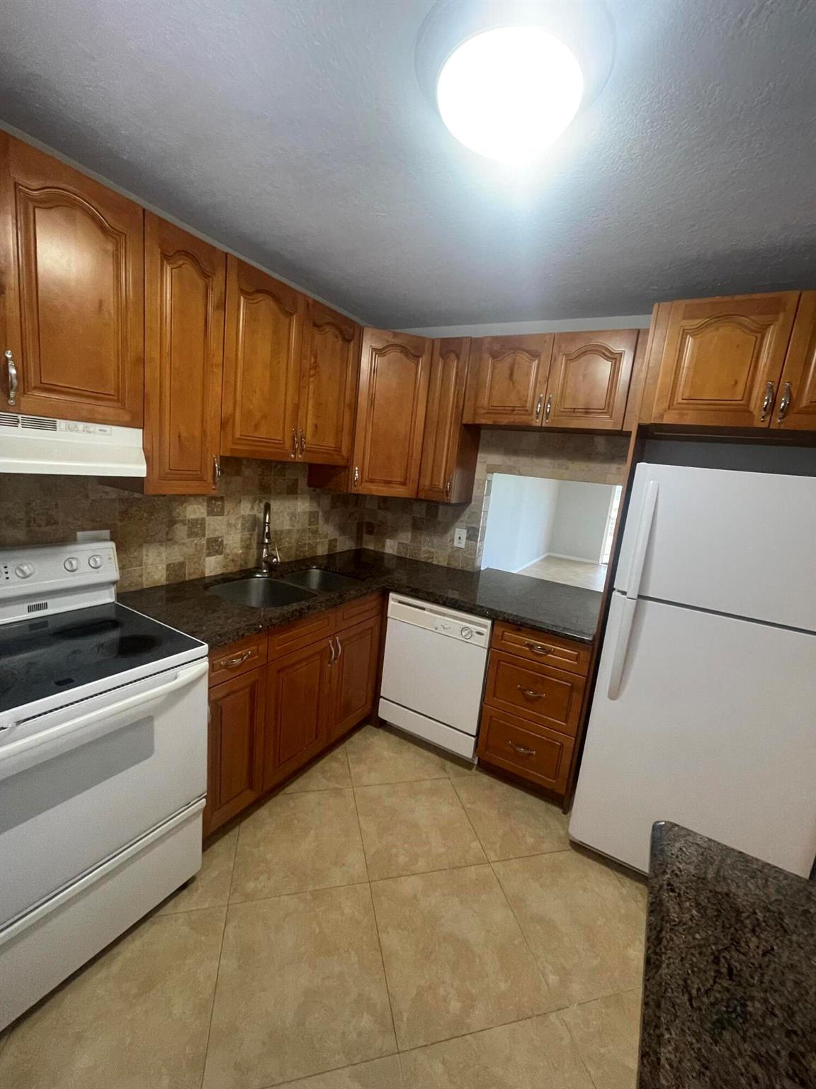 7600 NW 5th Court 208