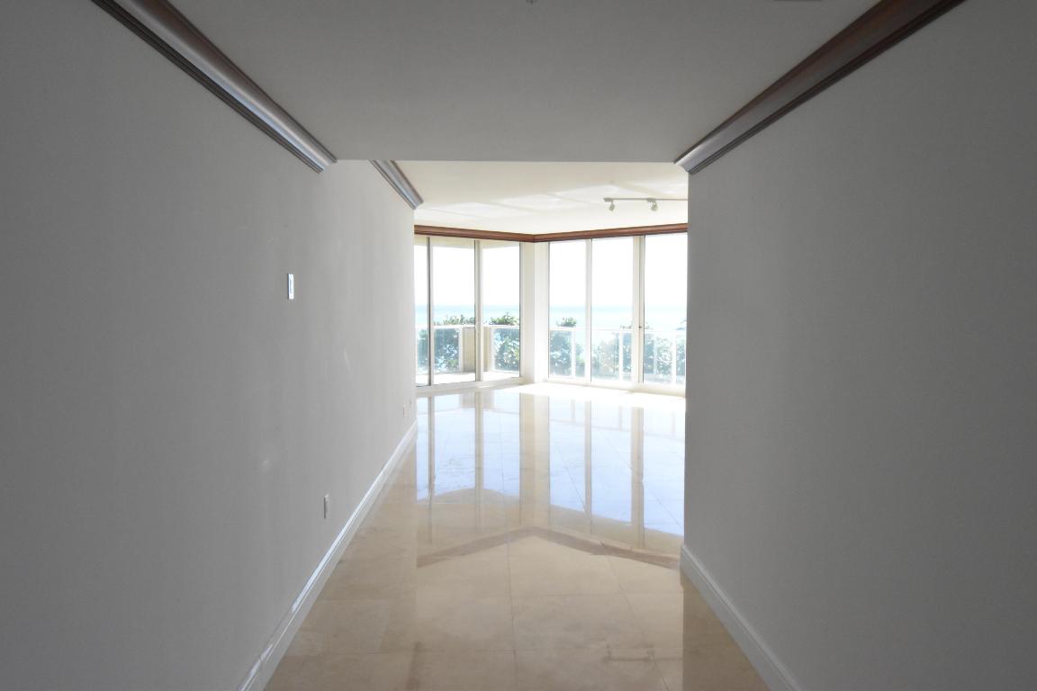 1063 Hillsboro Mile 301