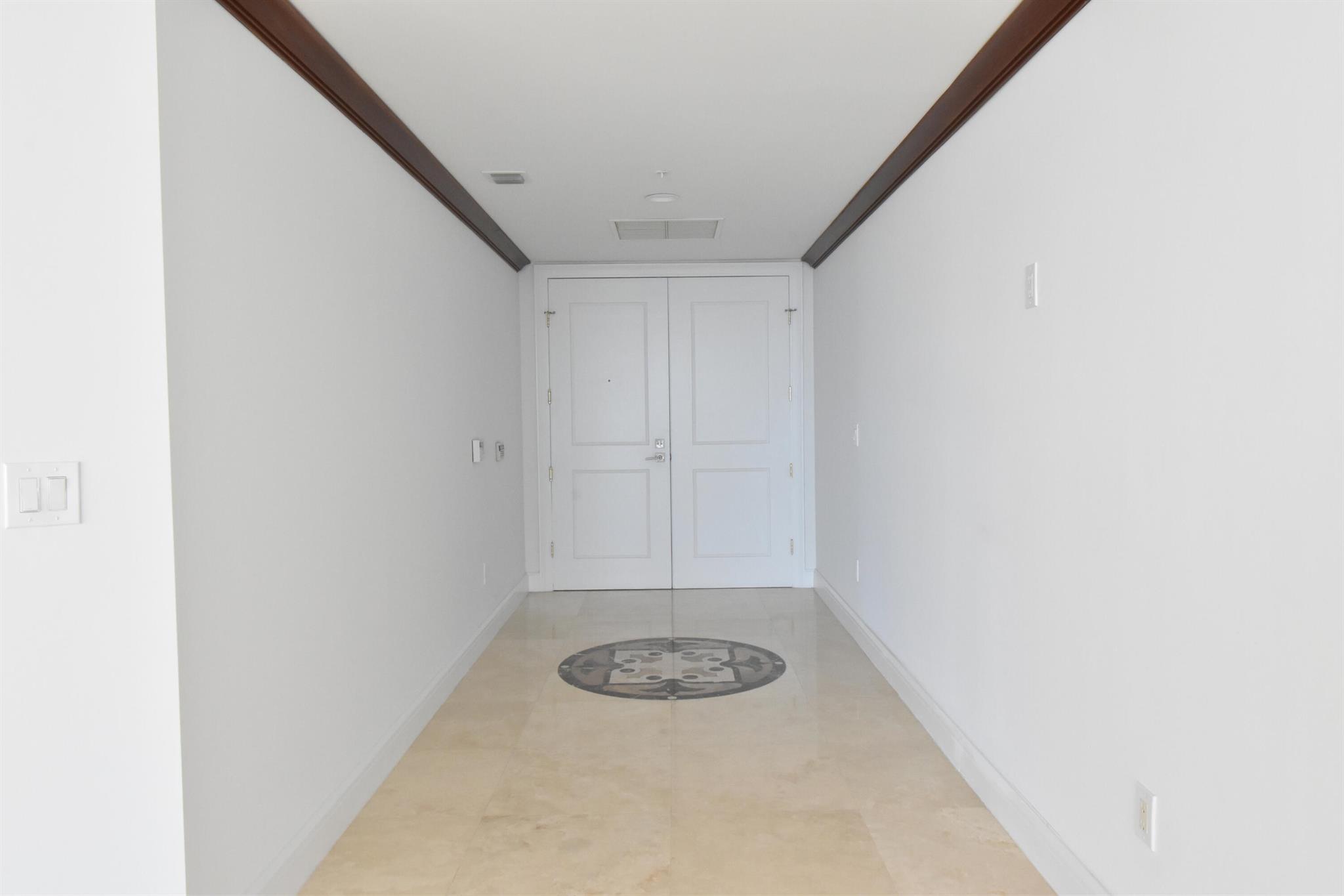 1063 Hillsboro Mile 301