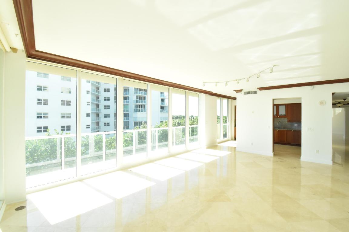 1063 Hillsboro Mile 301