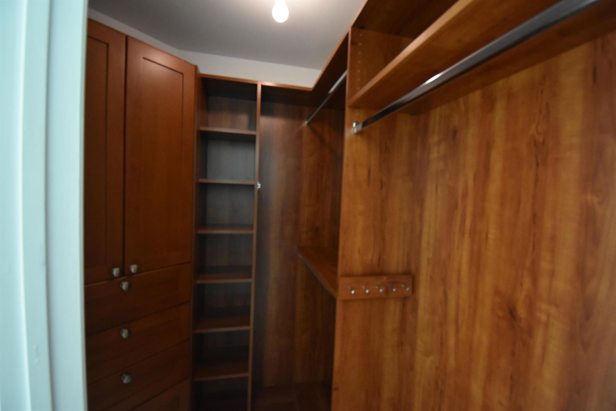 1063 Hillsboro Mile 301