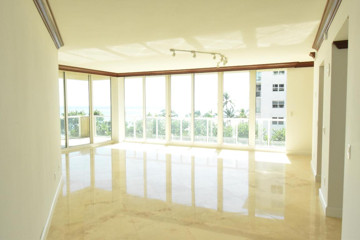 1063 Hillsboro Mile 301