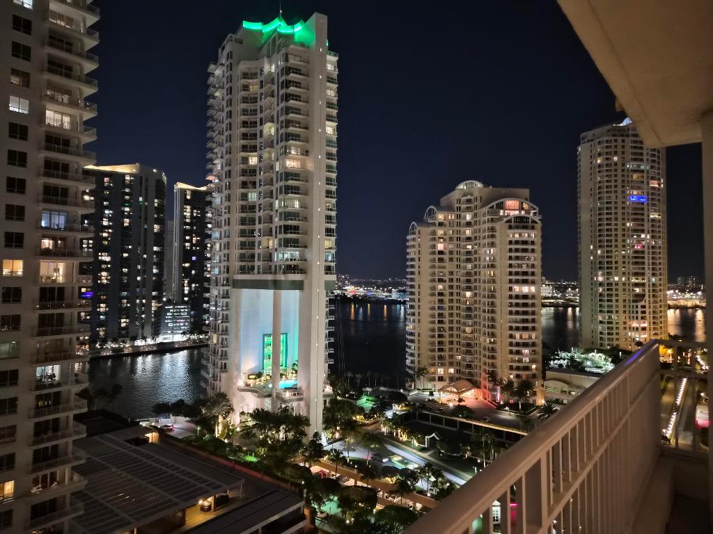 701 Brickell Key Boulevard 2008
