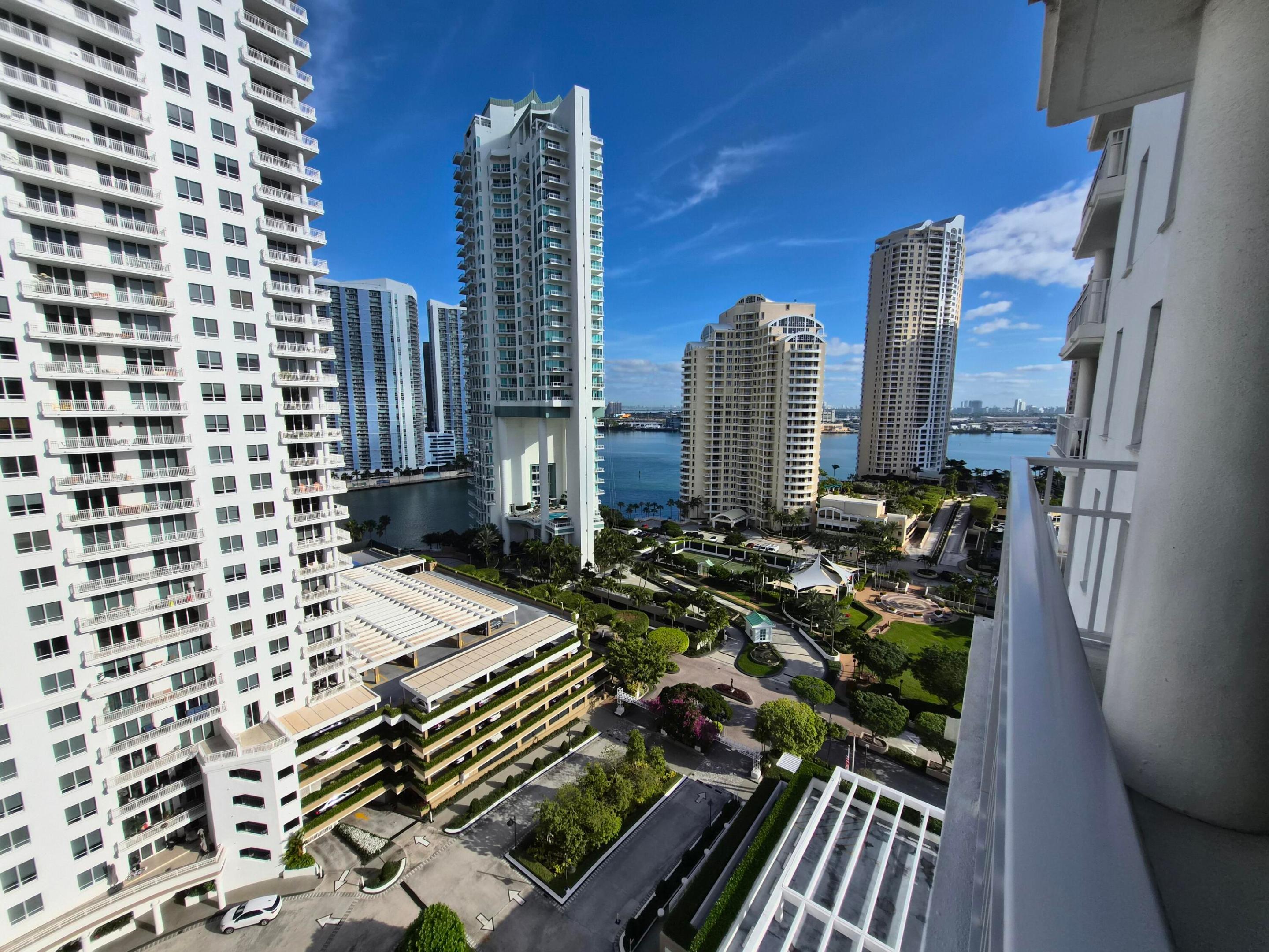 701 Brickell Key Boulevard 2008