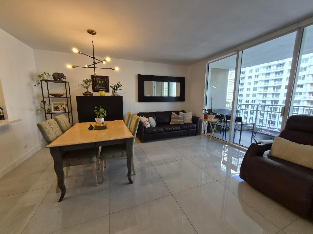 701 Brickell Key Boulevard 2008