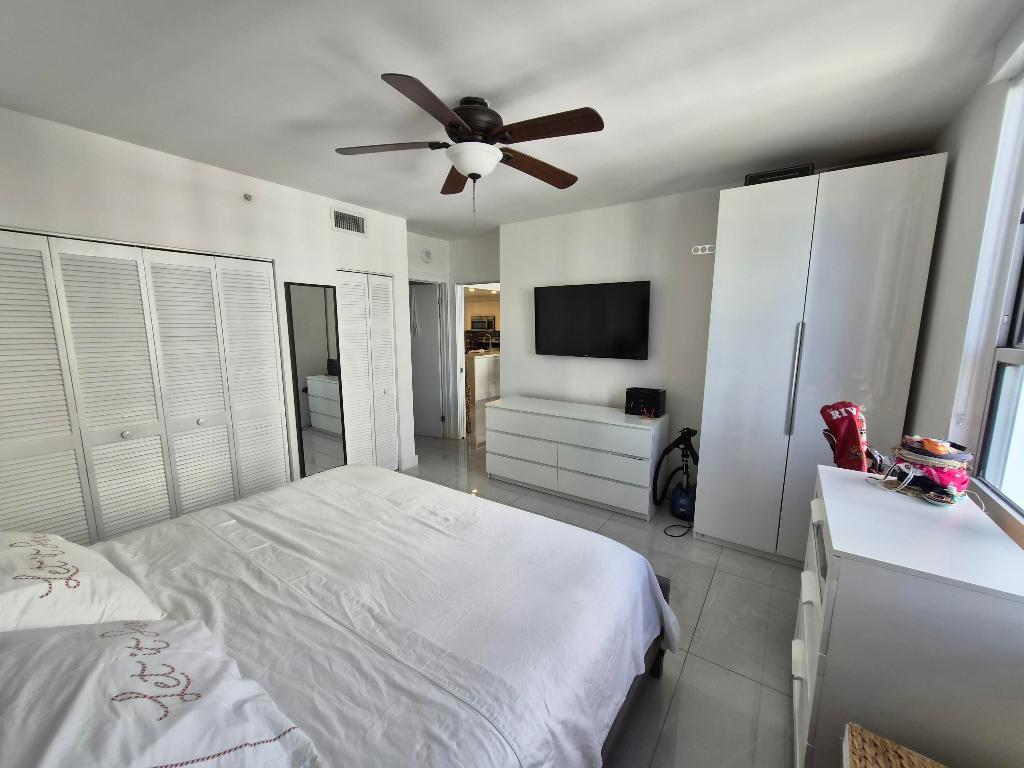 701 Brickell Key Boulevard 2008