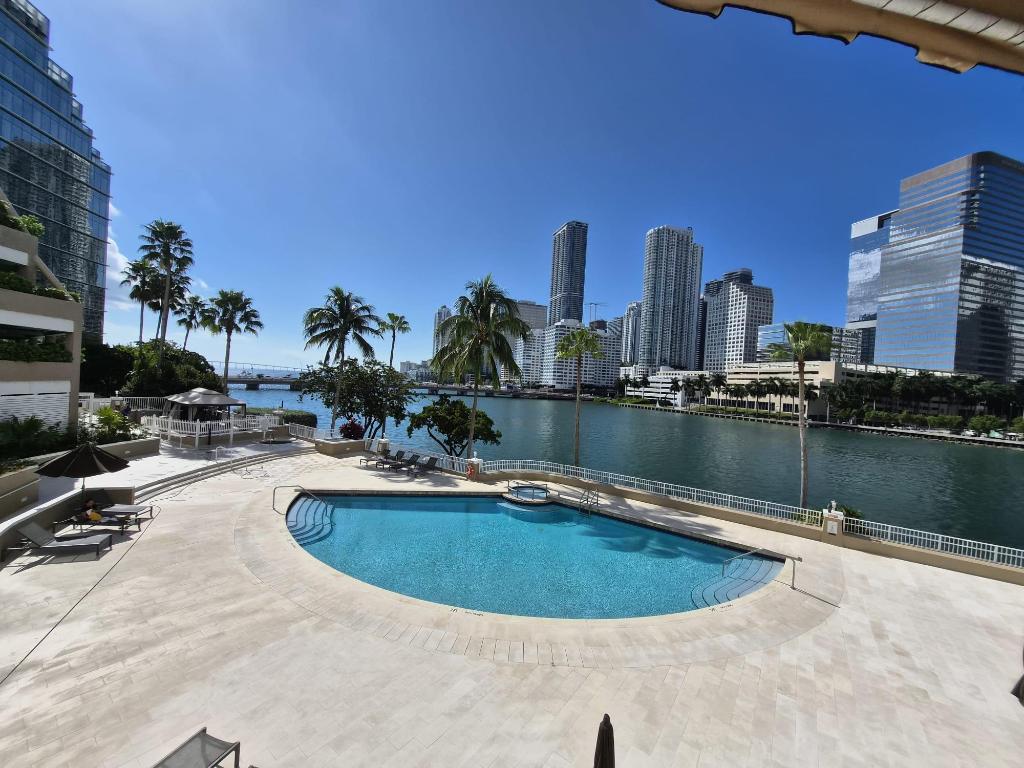 701 Brickell Key Boulevard 2008