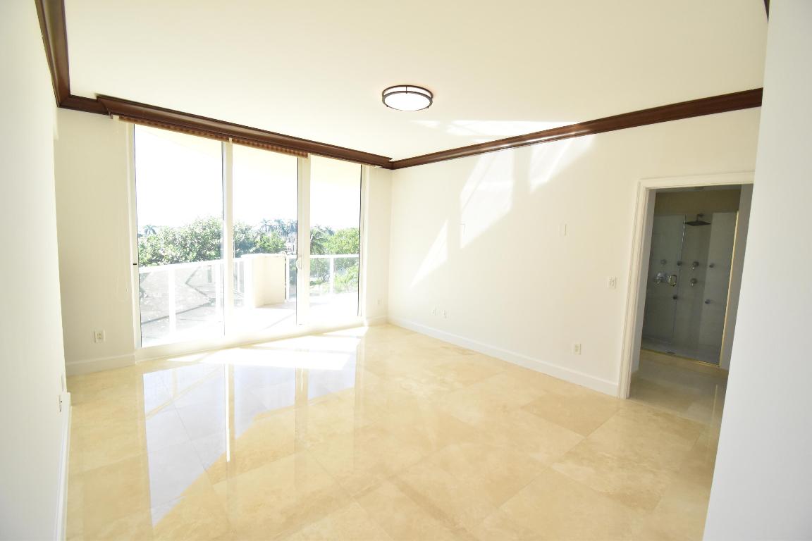 1063 Hillsboro Mile 301