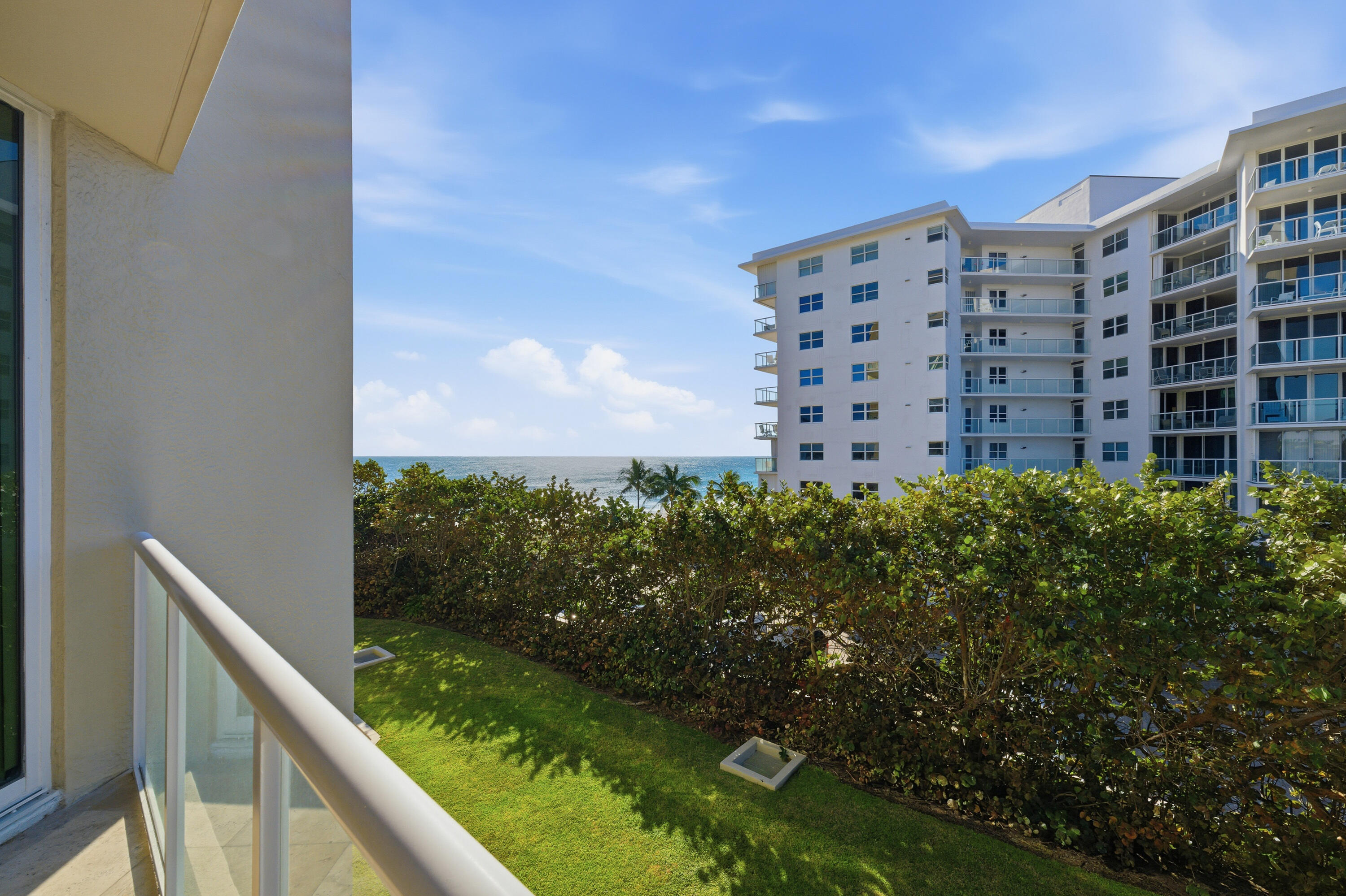 1063 Hillsboro Mile 301