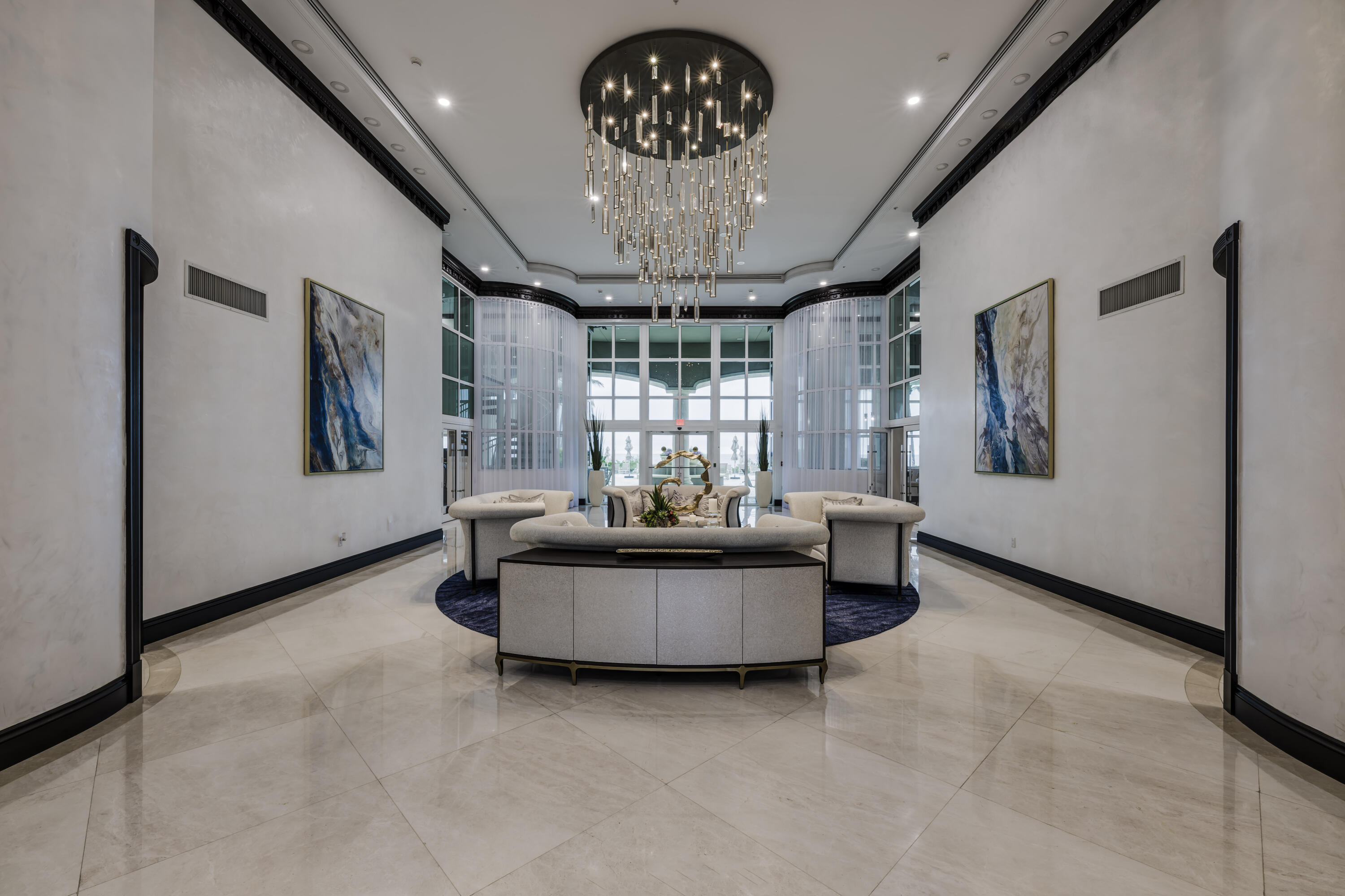 1063 Hillsboro Mile 301