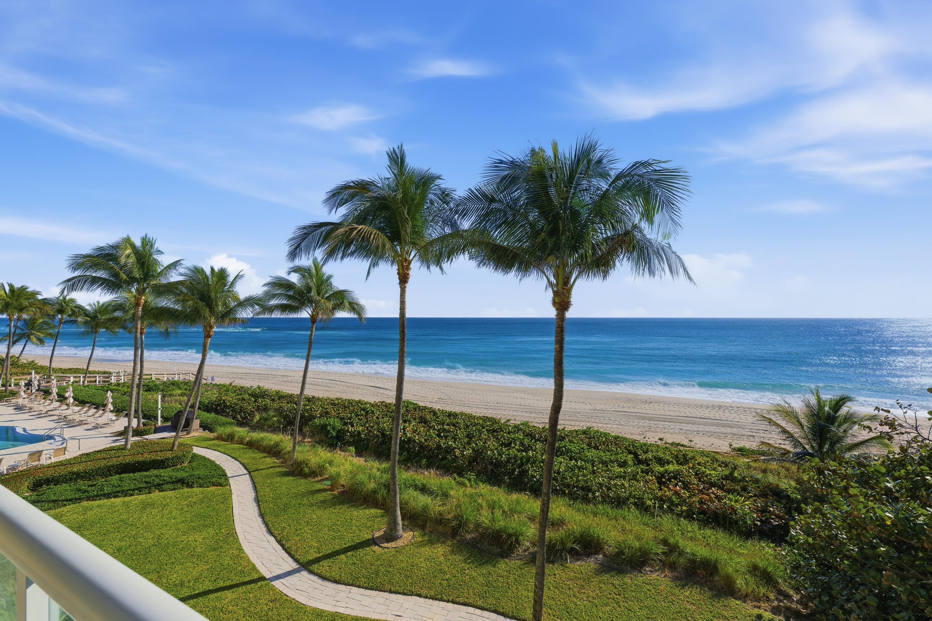 1063 Hillsboro Mile 301