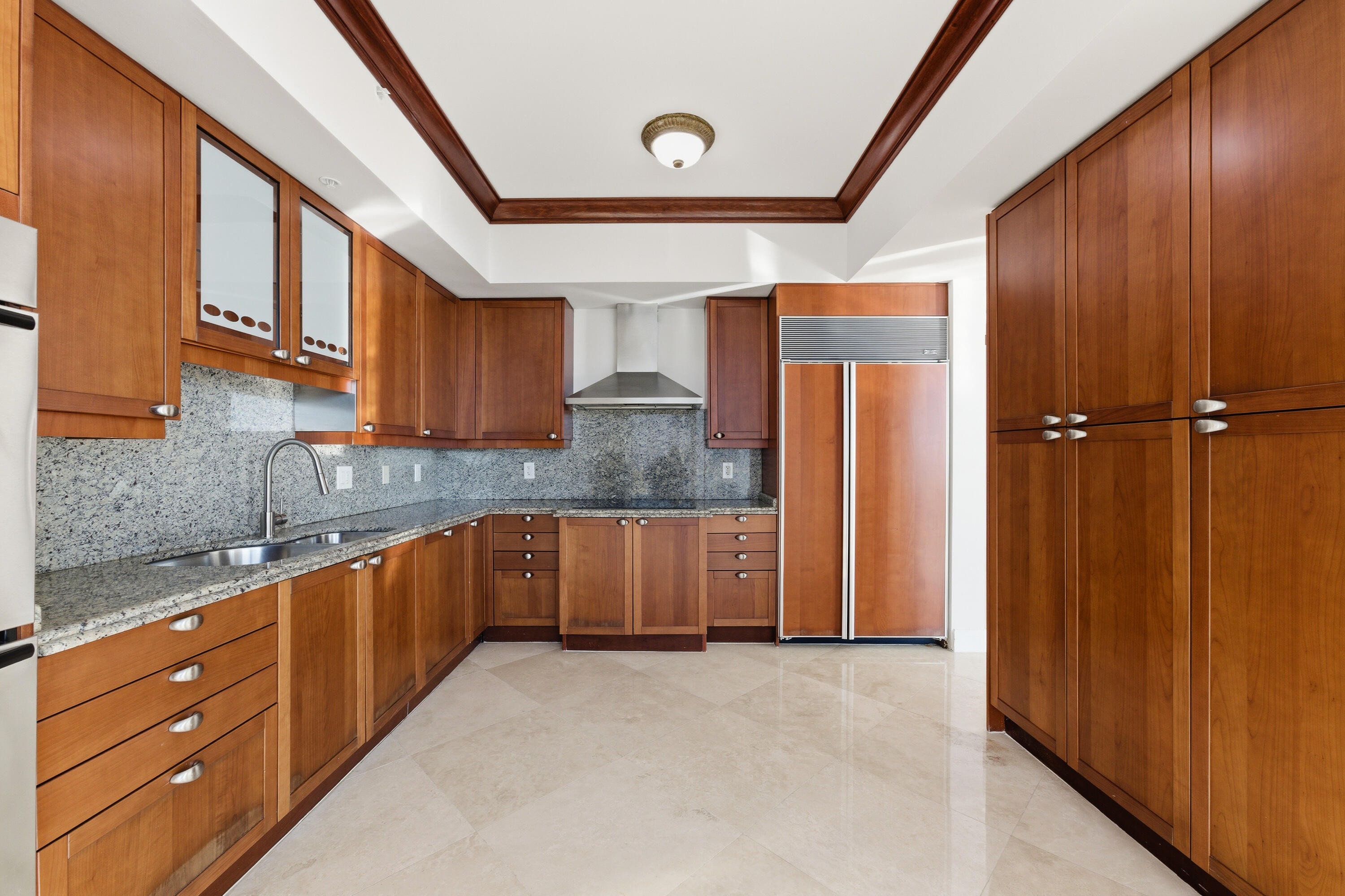 1063 Hillsboro Mile 301