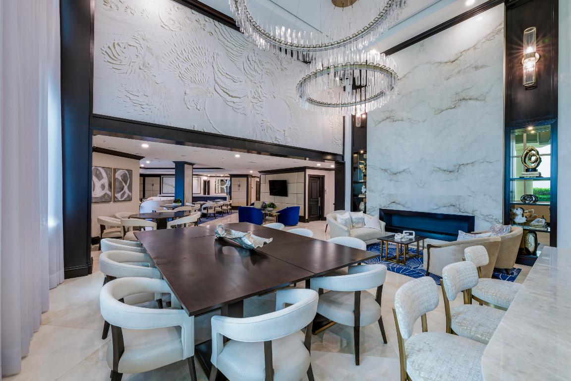 1063 Hillsboro Mile 301