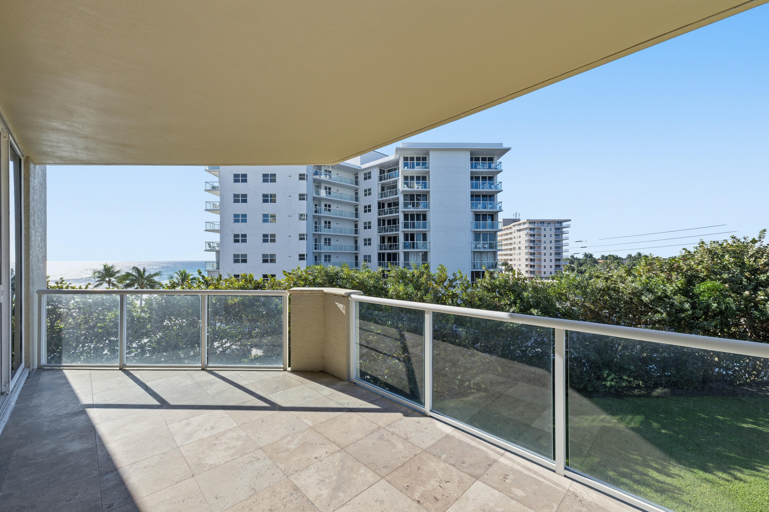 1063 Hillsboro Mile 301