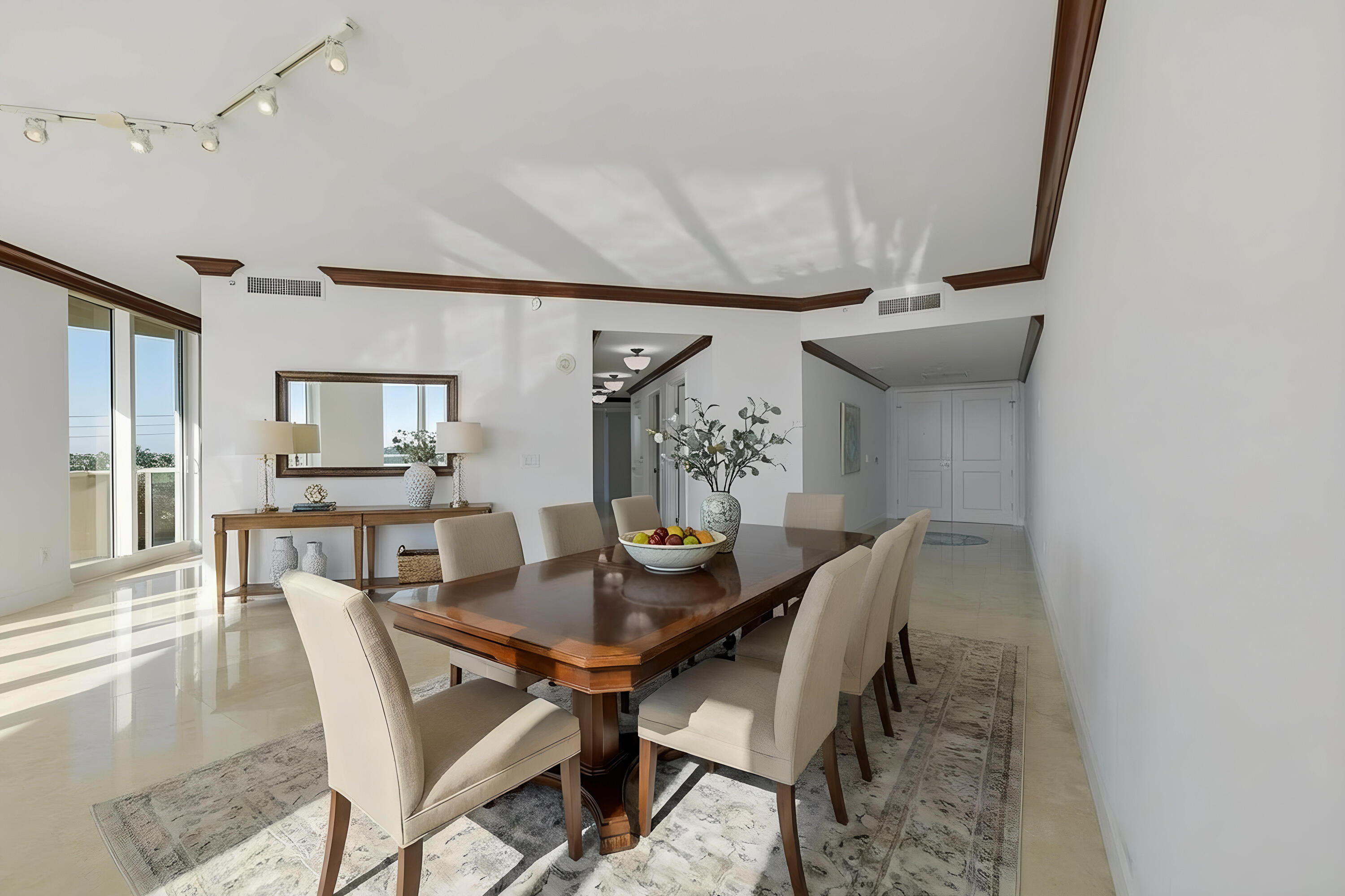 1063 Hillsboro Mile 301