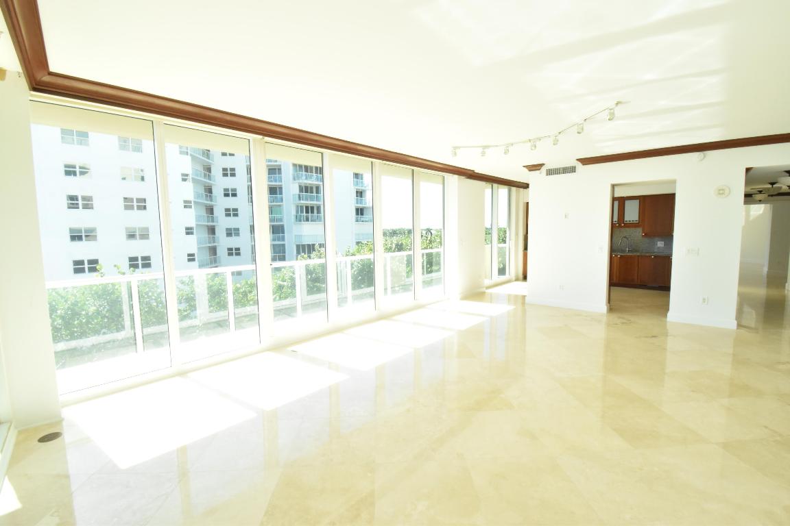 1063 Hillsboro Mile 301