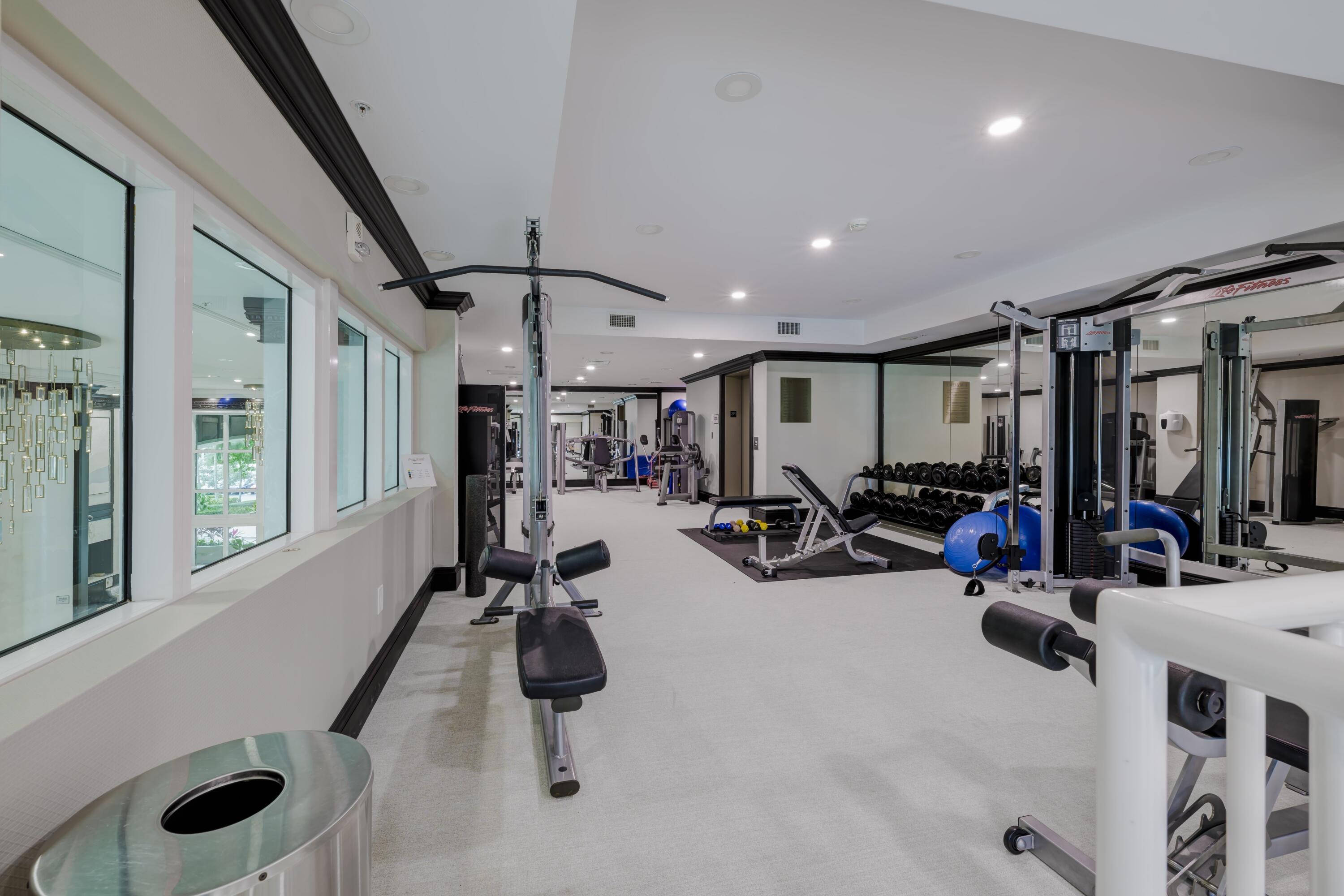 1063 Hillsboro Mile 301