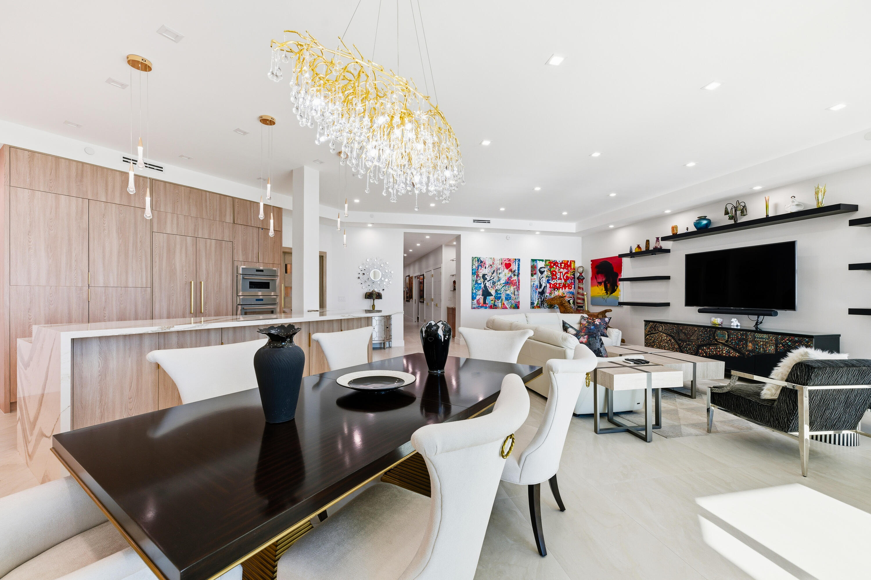 1063 Hillsboro Mile 807