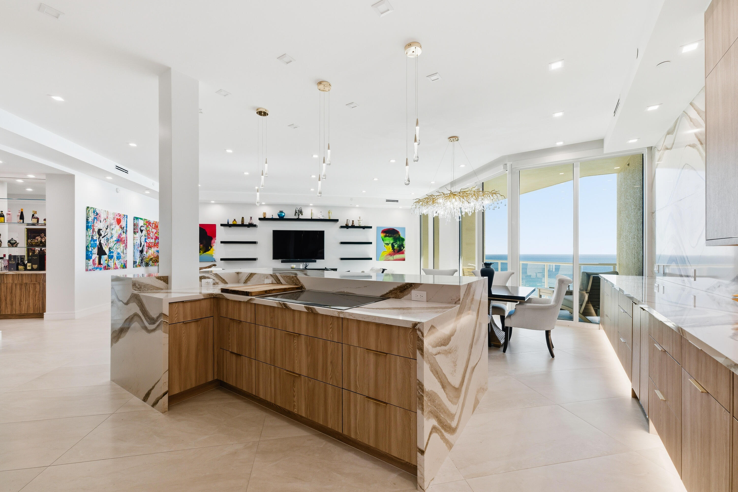 1063 Hillsboro Mile 807