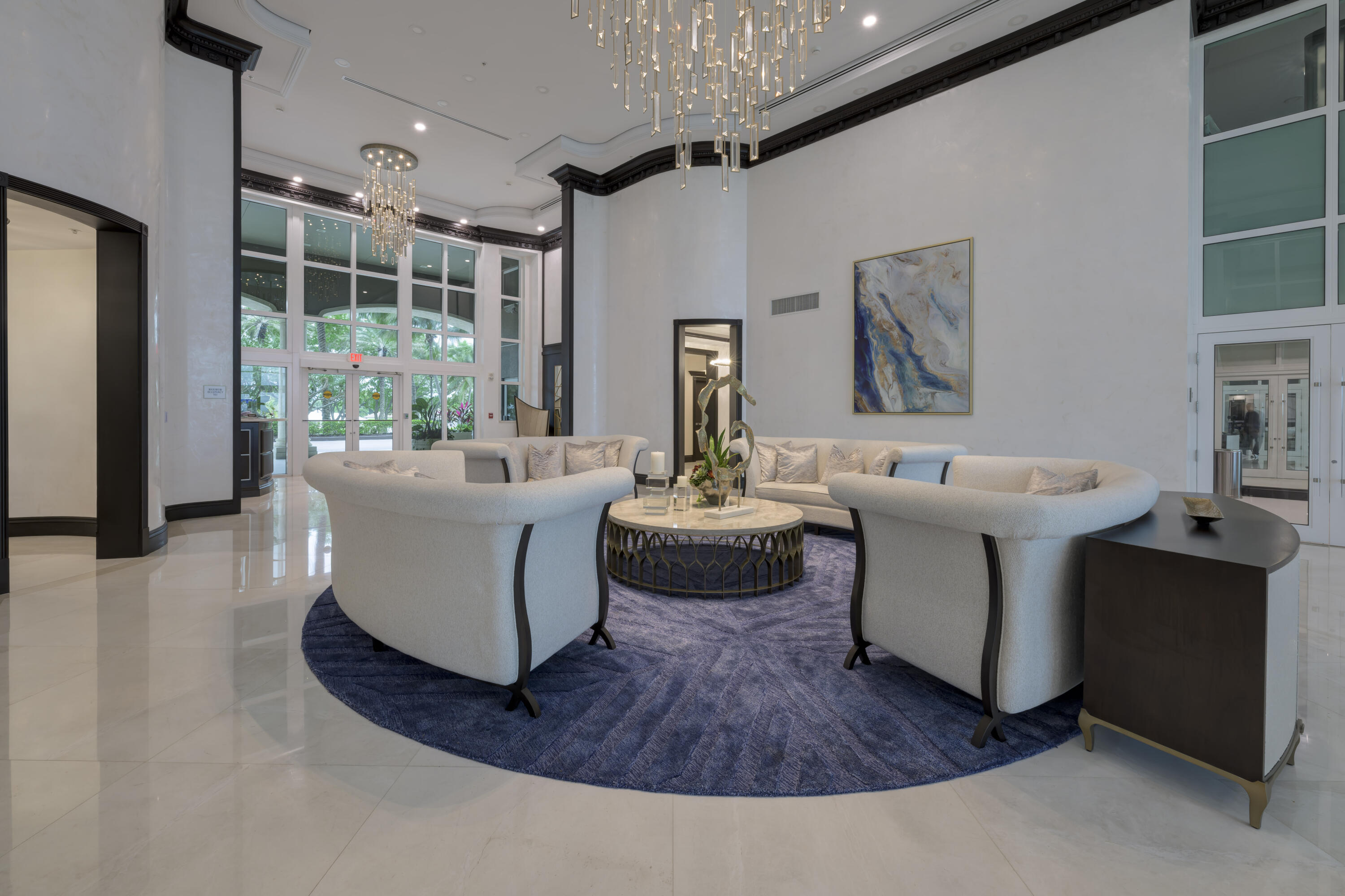 1063 Hillsboro Mile 807