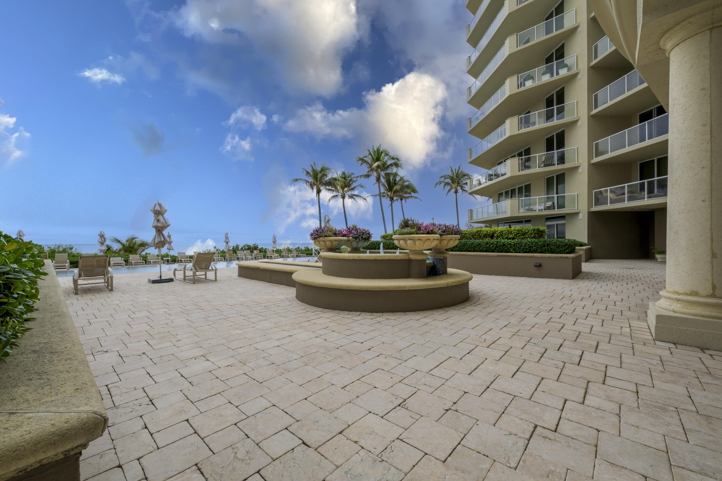 1063 Hillsboro Mile 807