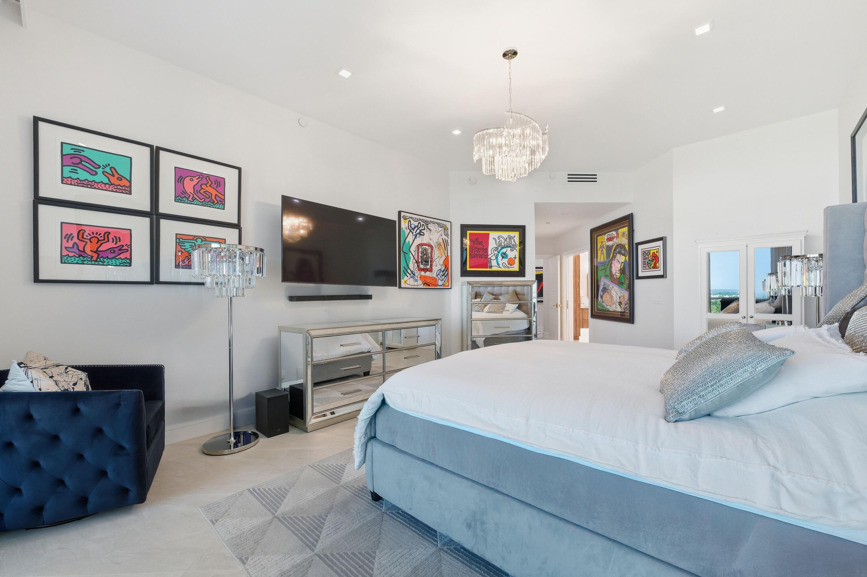 1063 Hillsboro Mile 807