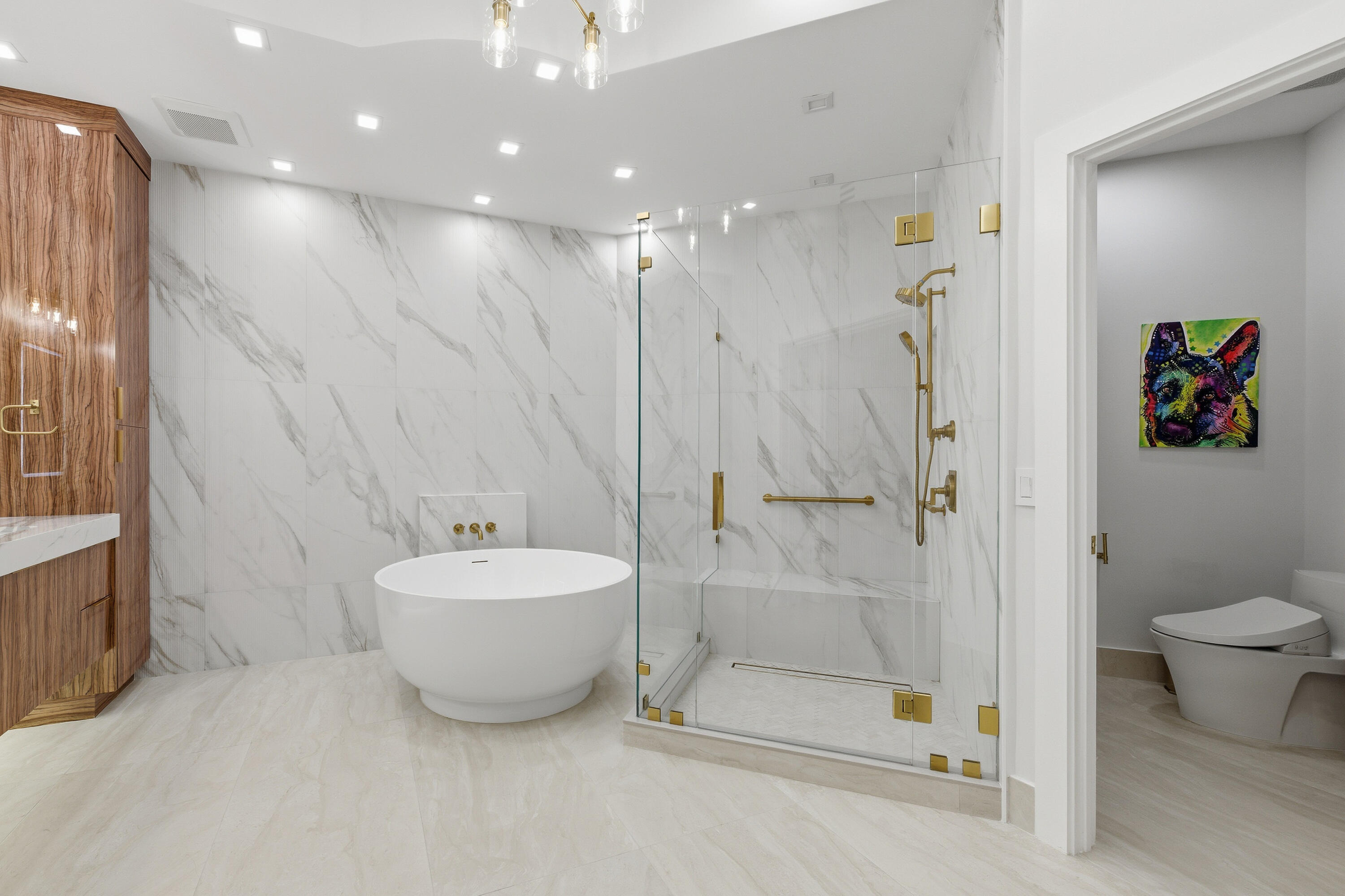 1063 Hillsboro Mile 807