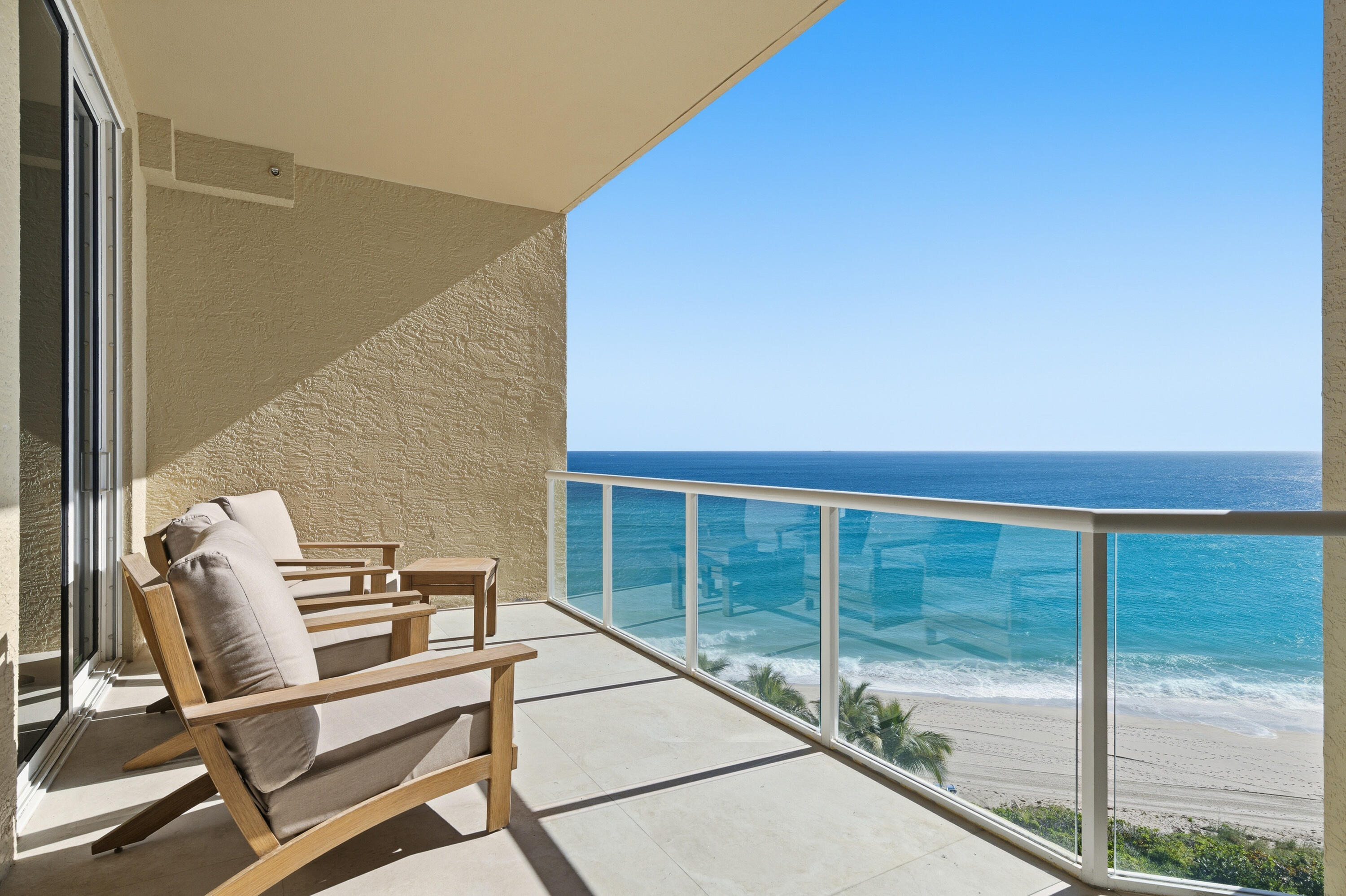 1063 Hillsboro Mile 807