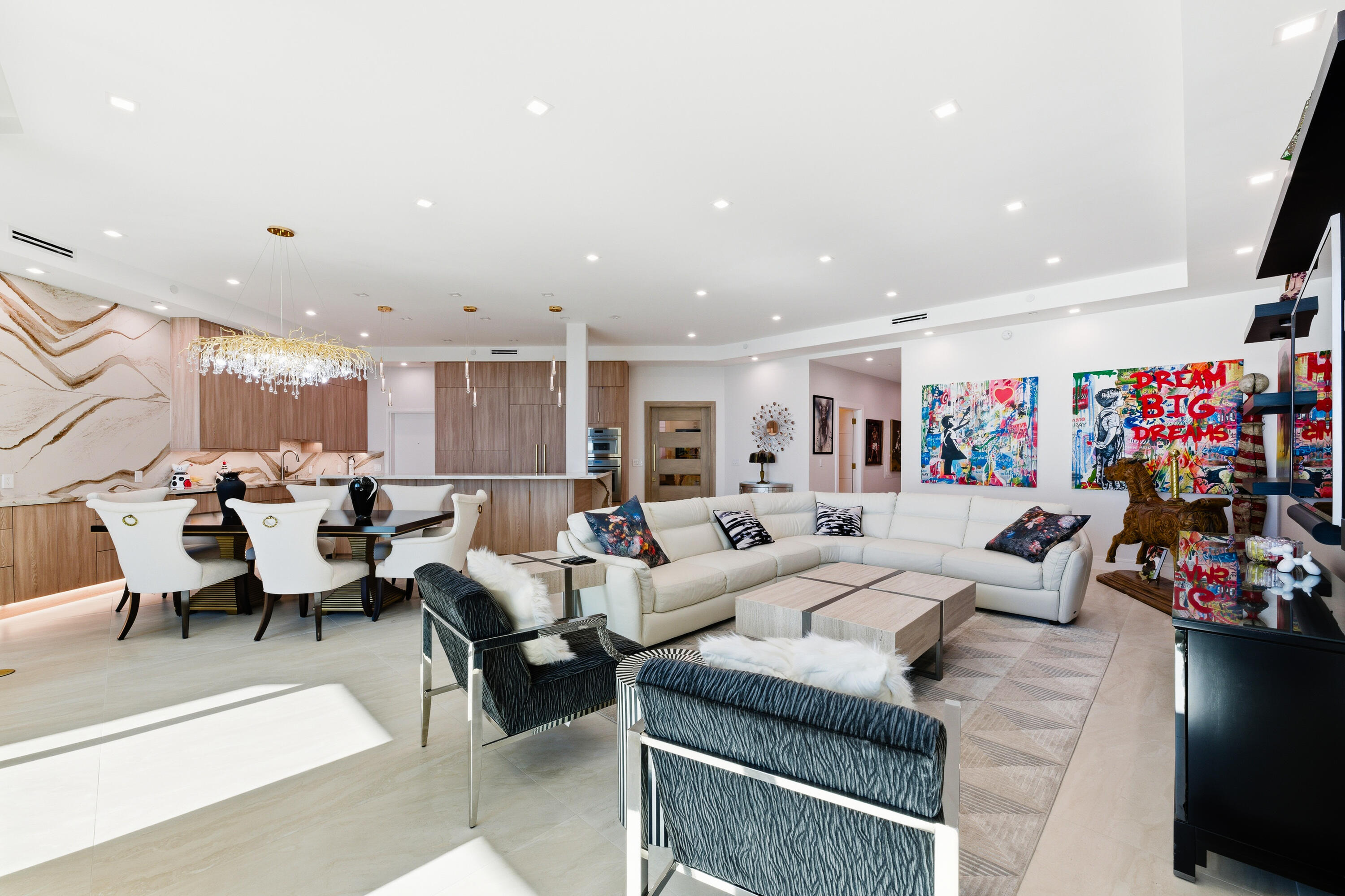 1063 Hillsboro Mile 807