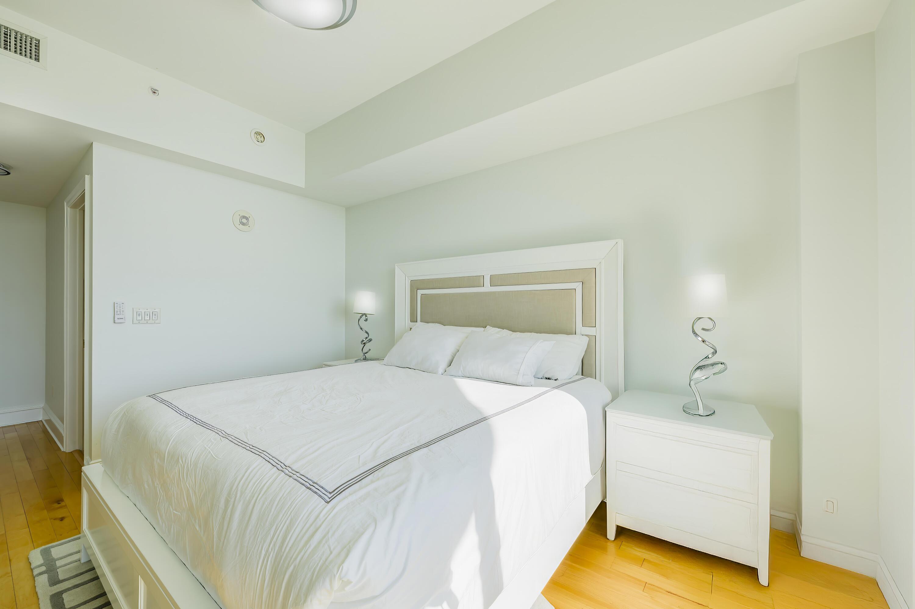 1063 Hillsboro Mile 703