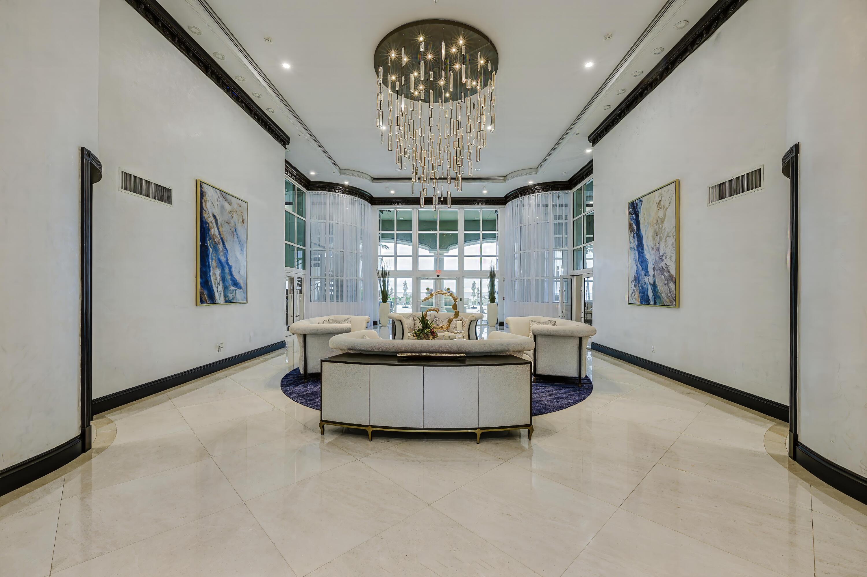 1063 Hillsboro Mile 703