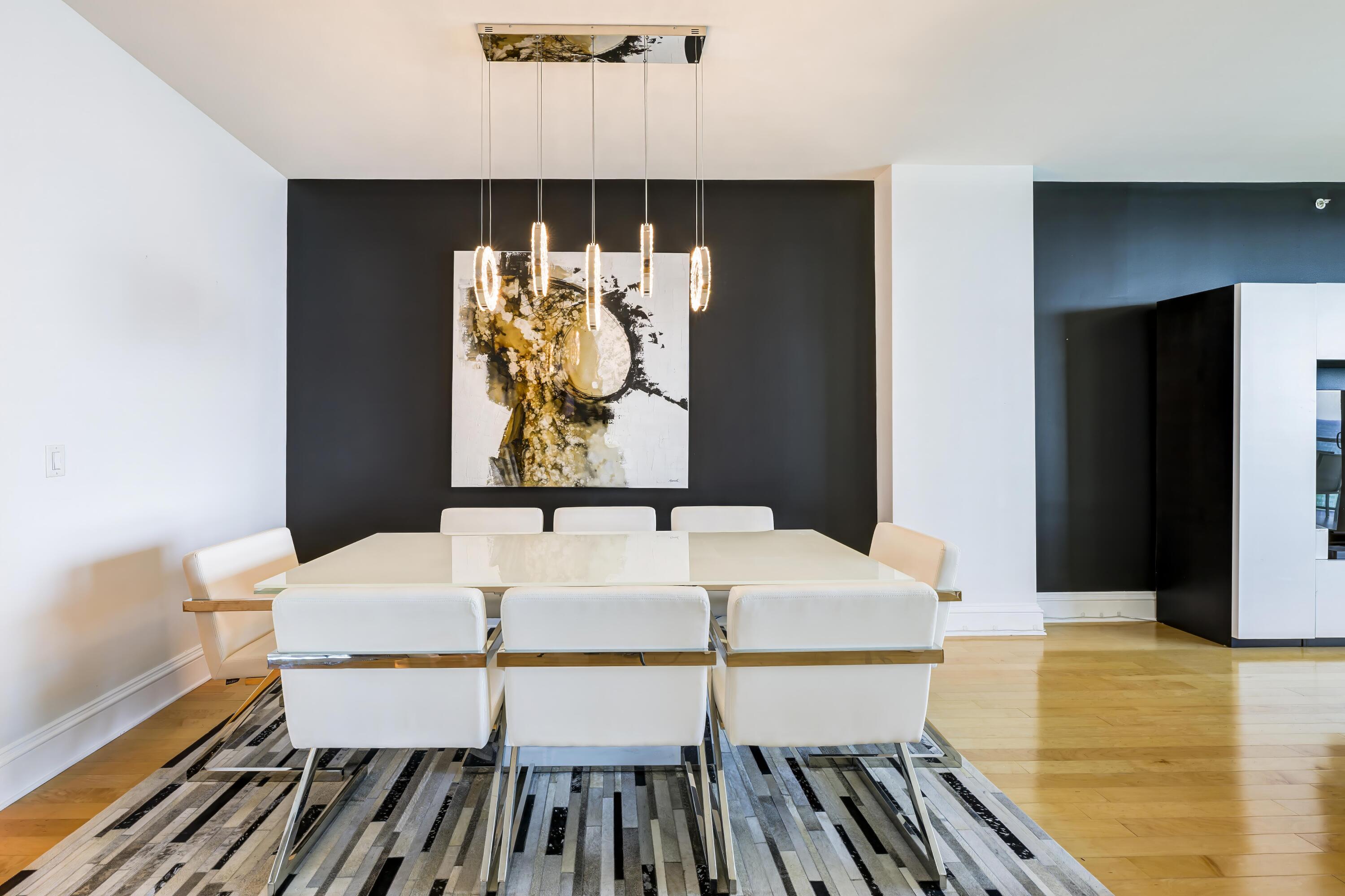 1063 Hillsboro Mile 703