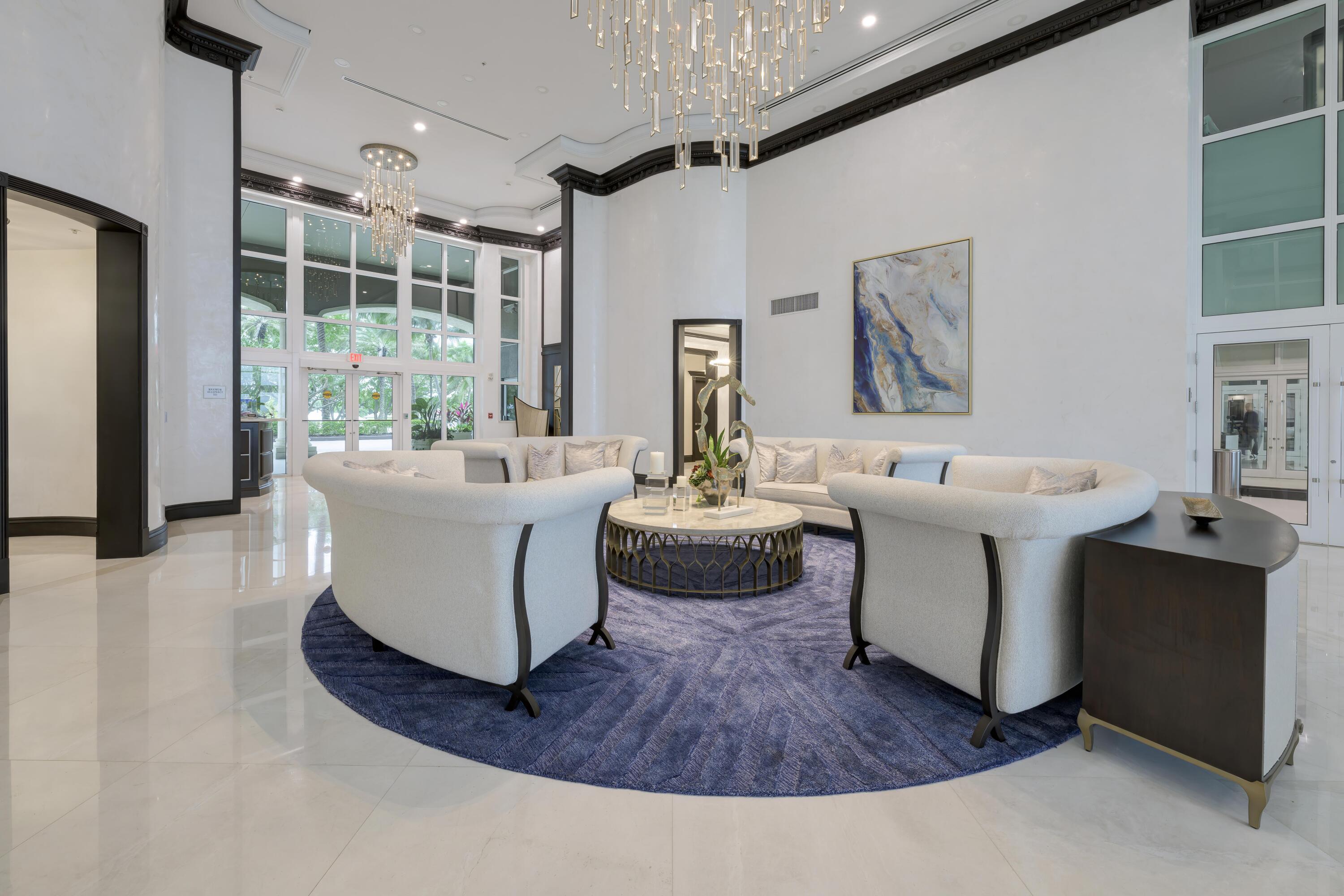 1063 Hillsboro Mile 703