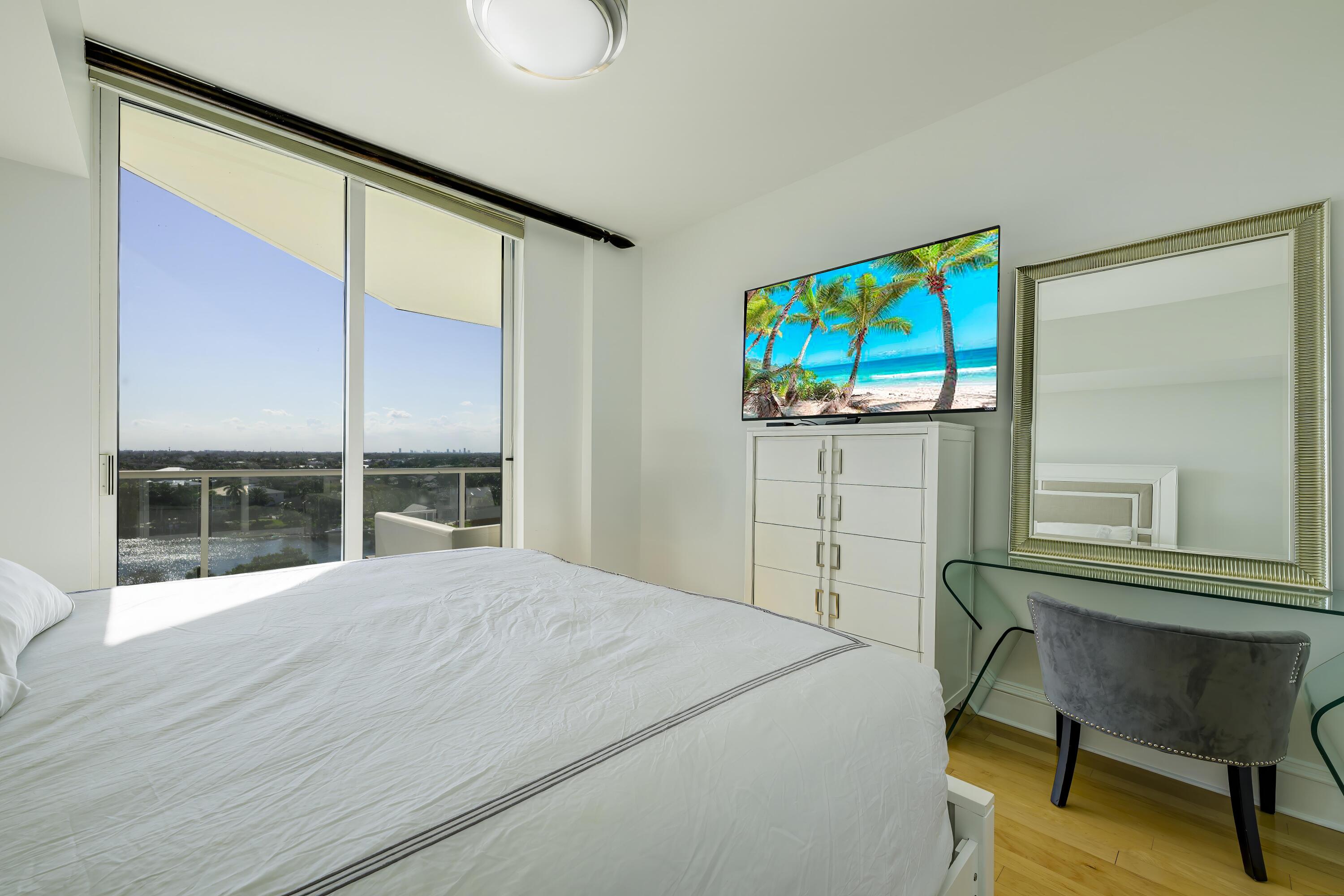 1063 Hillsboro Mile 703